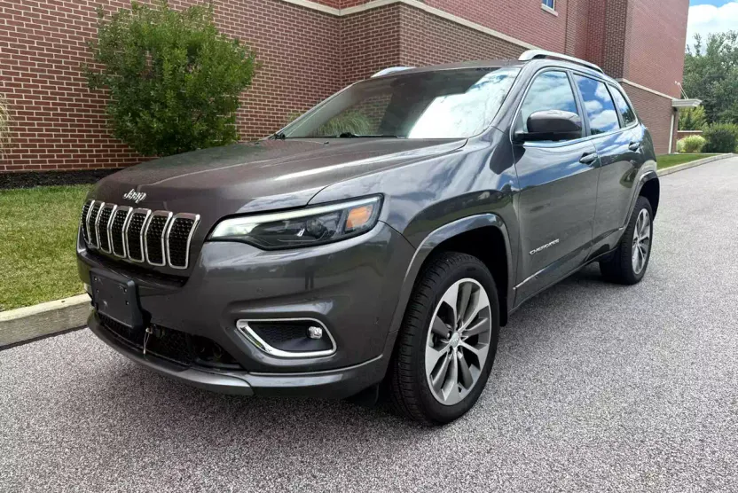 2019 Jeep Cherokee Overland photo 1