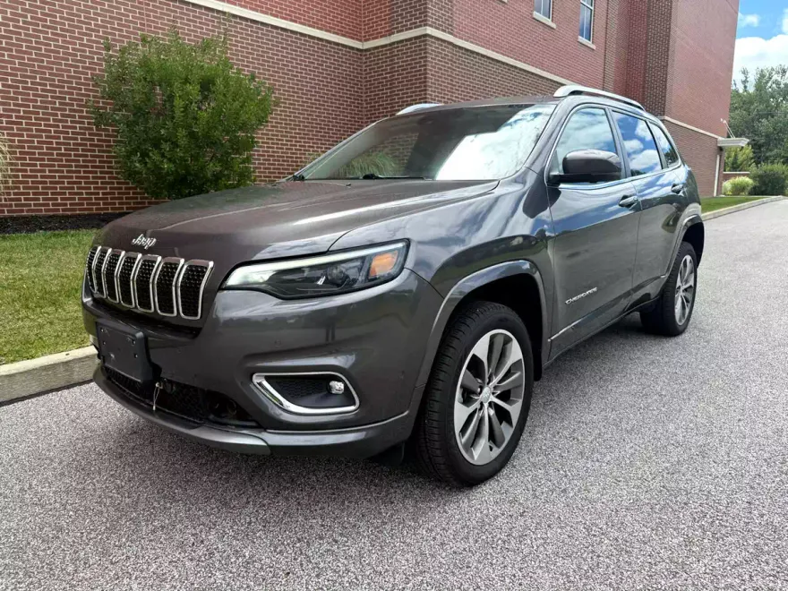 2019 Jeep Cherokee Overland photo 1
