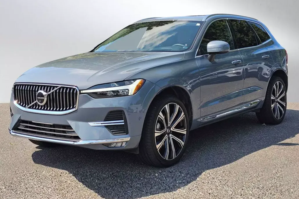 2023 Volvo XC60 B5 Ultimate photo 1