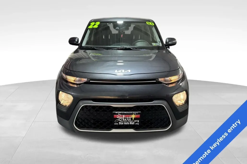 2022 Kia Soul LX photo 1