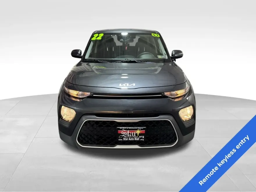 2022 Kia Soul LX photo 1