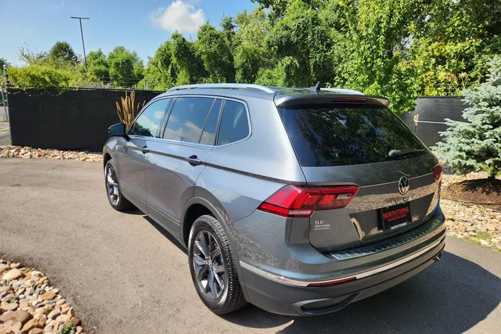 2022 Volkswagen Tiguan SE photo 1