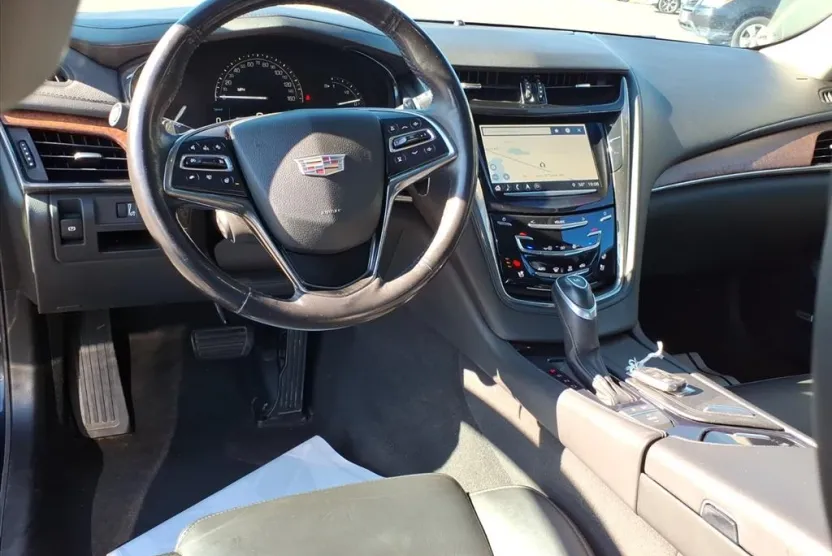 2018 Cadillac CTS Luxury photo 1