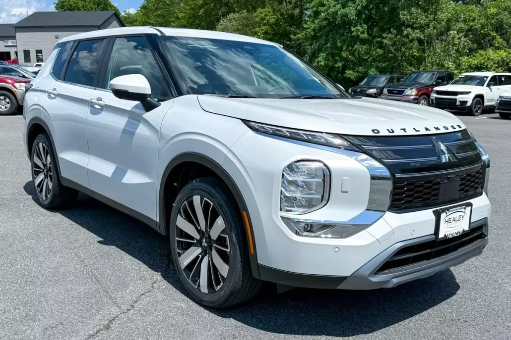 2025 Mitsubishi Outlander SE Ralliart photo 1