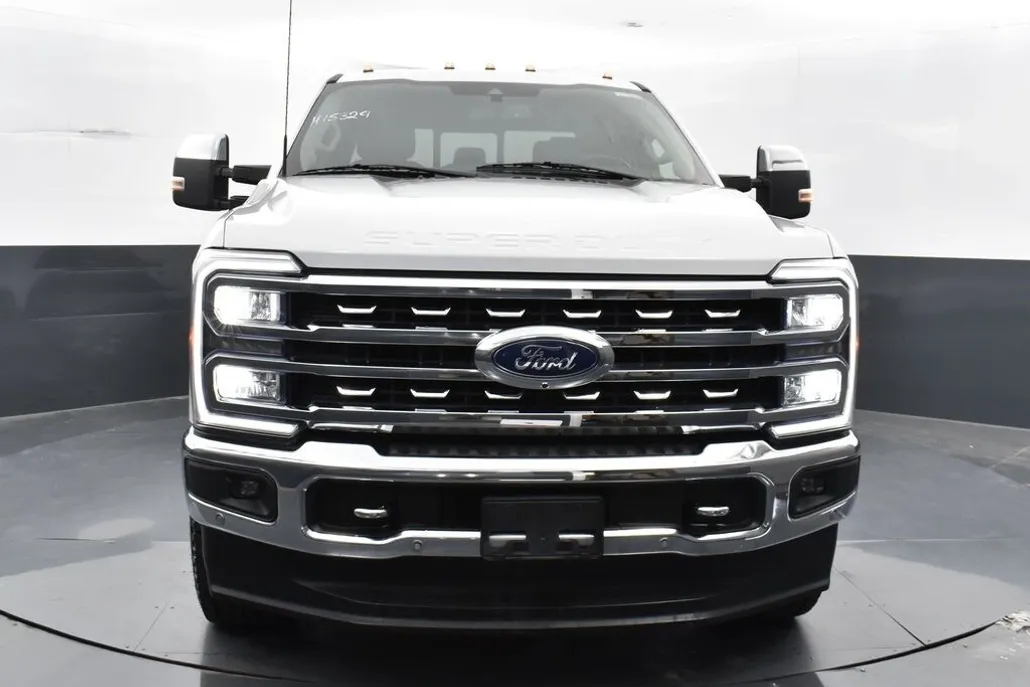 2023 Ford F-350 Lariat photo 1