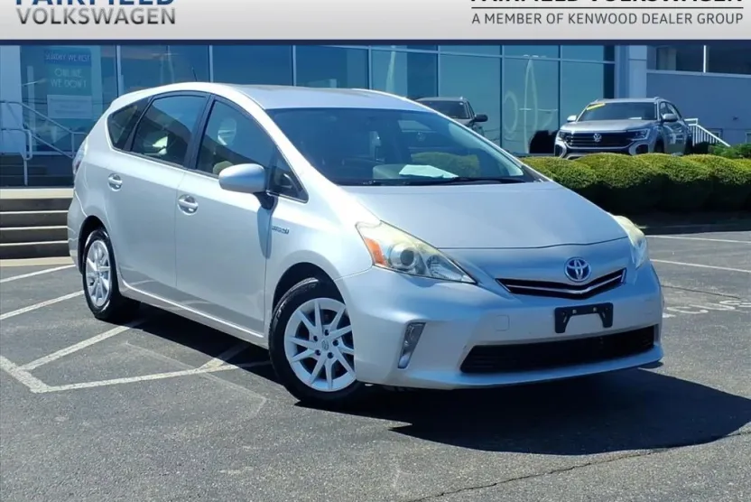 2014 Toyota Prius V Five photo 1