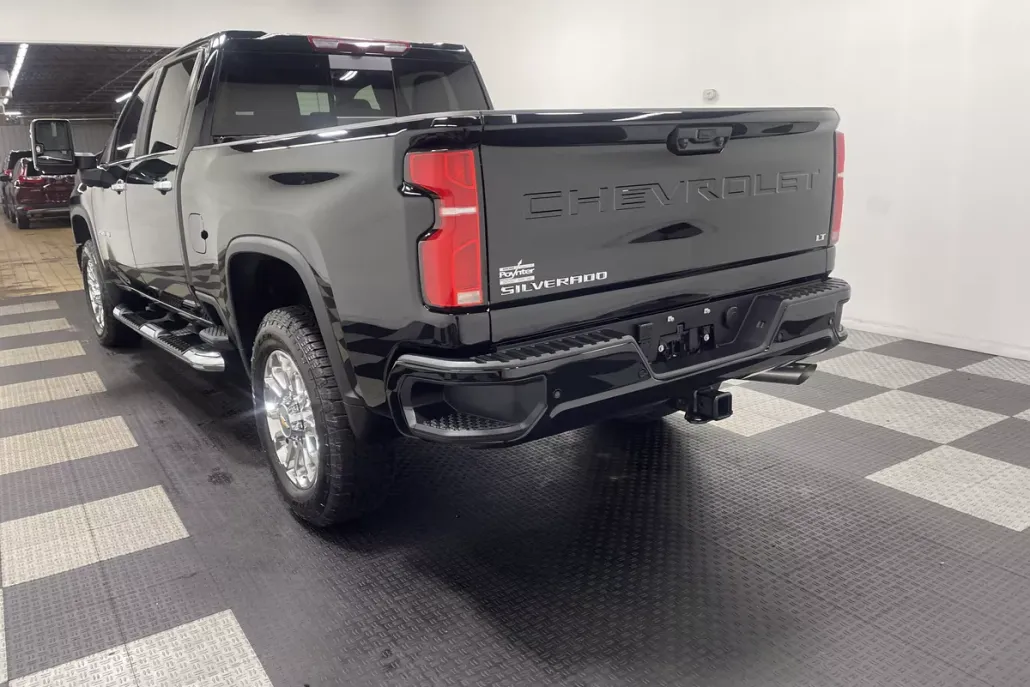2025 Chevrolet Silverado 2500HD LT photo 1