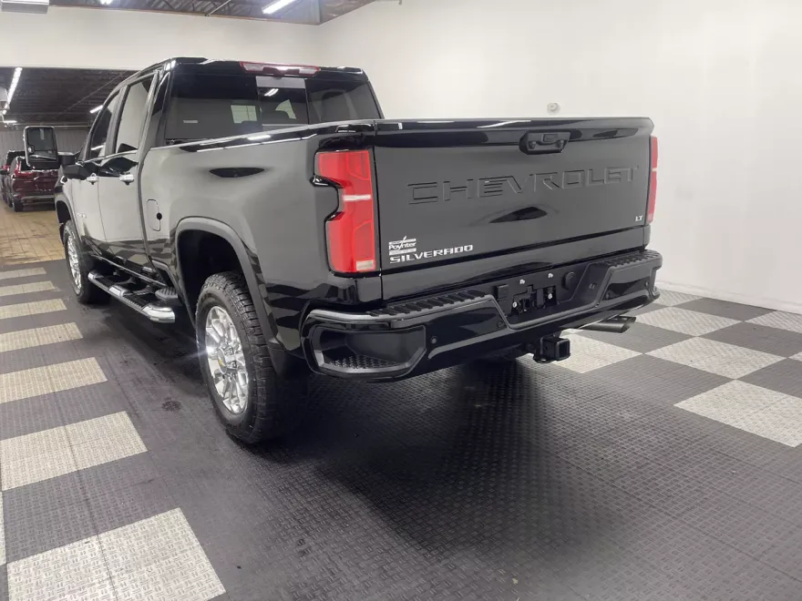 2025 Chevrolet Silverado 2500HD LT photo 1