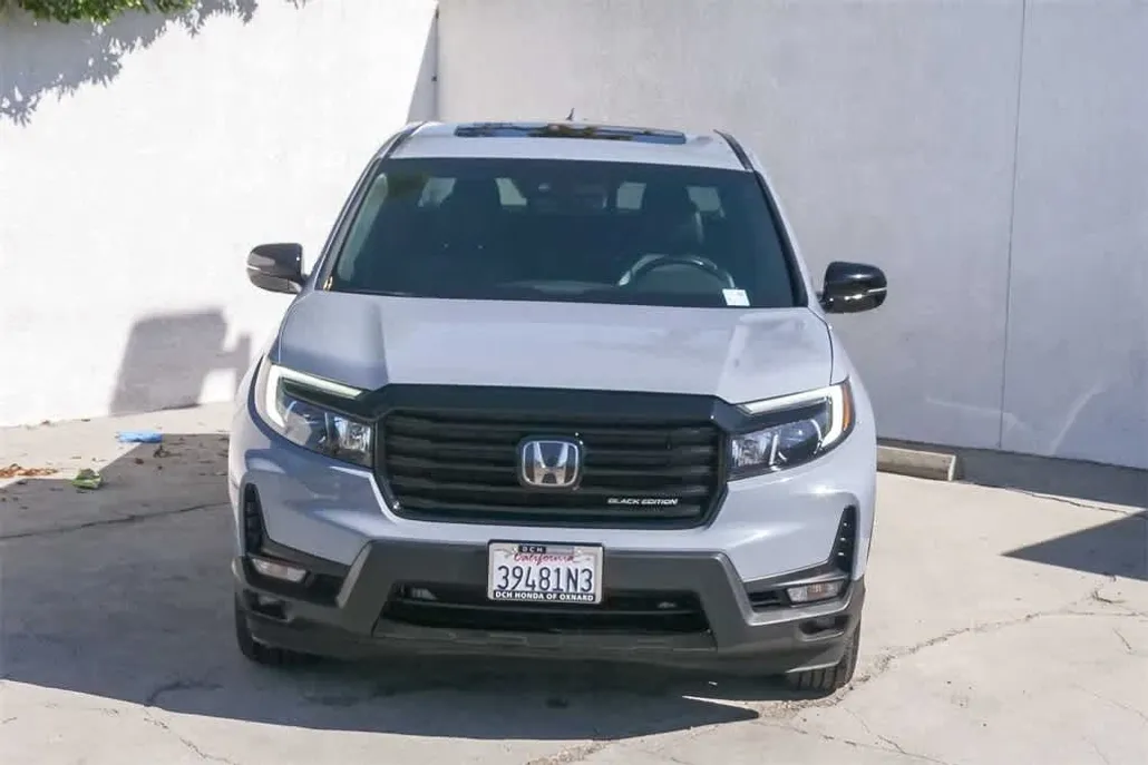 2022 Honda Ridgeline Black Edition photo 1