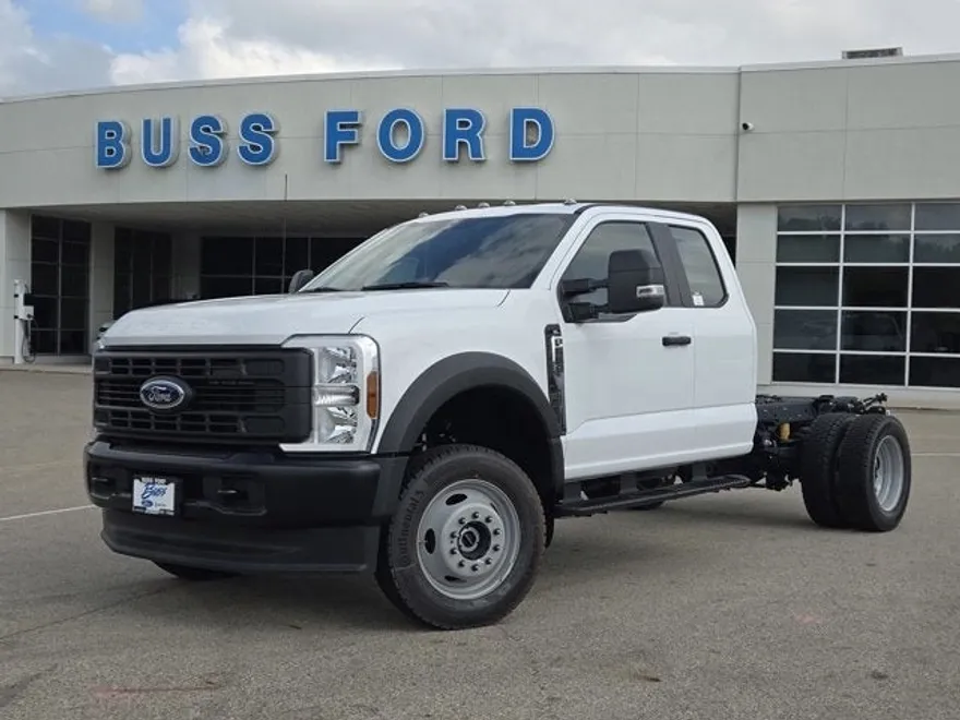 2024 Ford F-550 photo 1