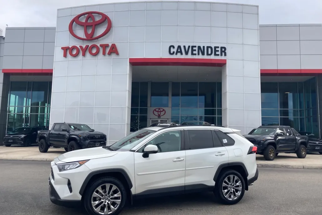 2021 Toyota RAV4 XLE Premium photo 1