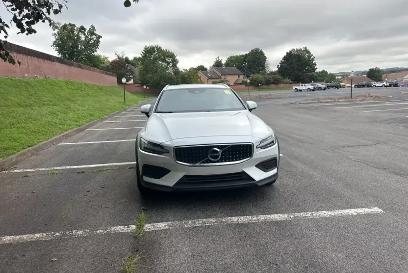 2020 Volvo V60 Cross Country T5 photo 1