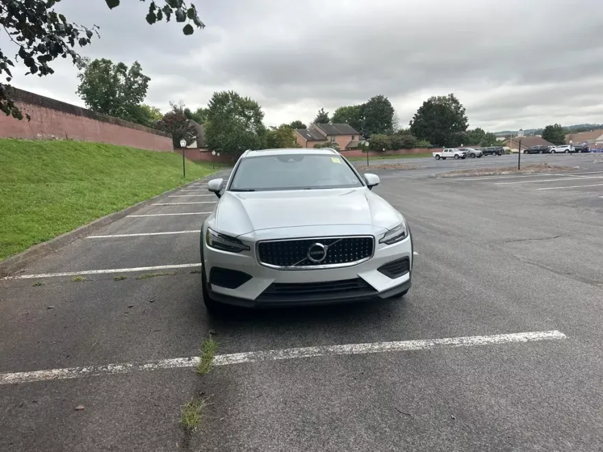 2020 Volvo V60 Cross Country T5 photo 1