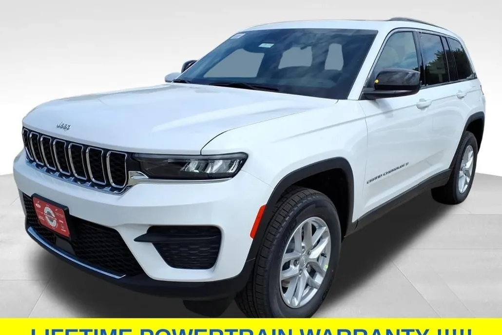 2025 Jeep Grand Cherokee Laredo photo 1