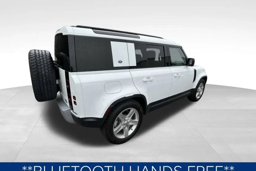 2020 Land Rover Defender SE photo 1