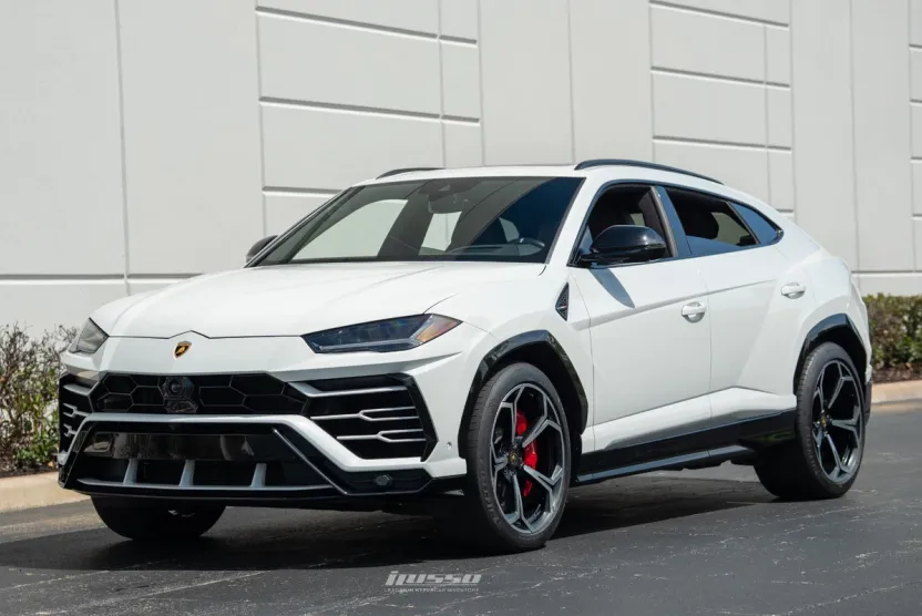 2021 Lamborghini Urus photo 1