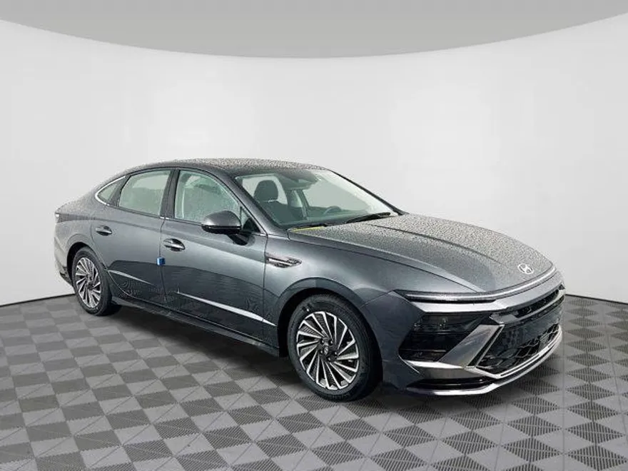 2025 Hyundai Sonata Hybrid SEL photo 1