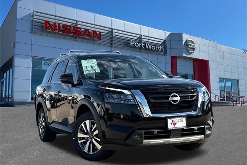 2025 Nissan Pathfinder SL photo 1