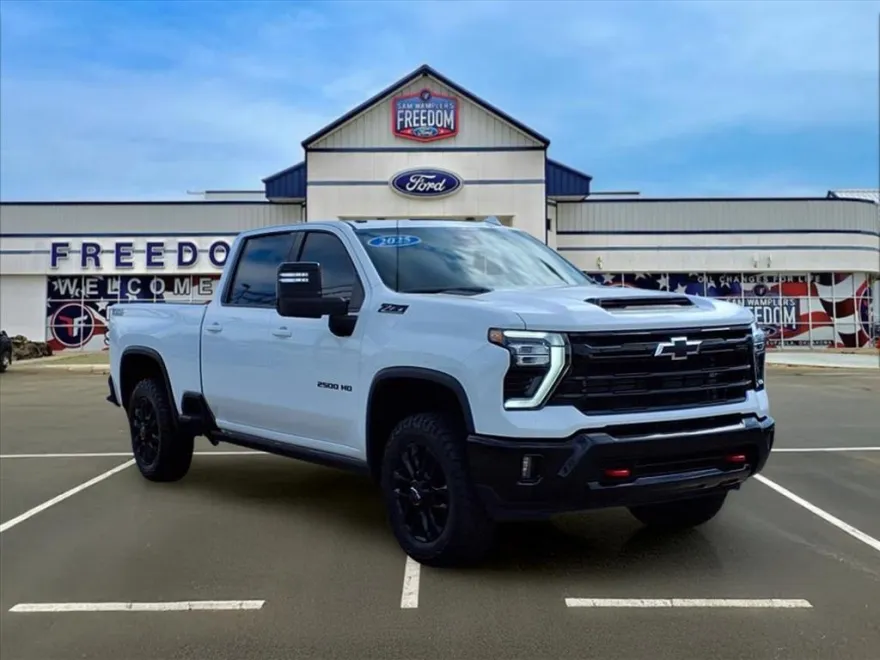 2025 Chevrolet Silverado 2500HD LTZ photo 1