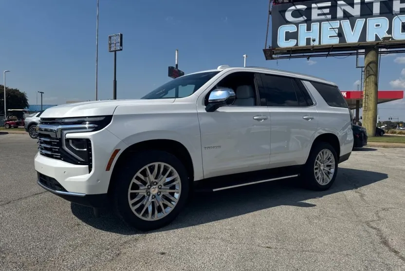 2025 Chevrolet Tahoe Premier photo 1