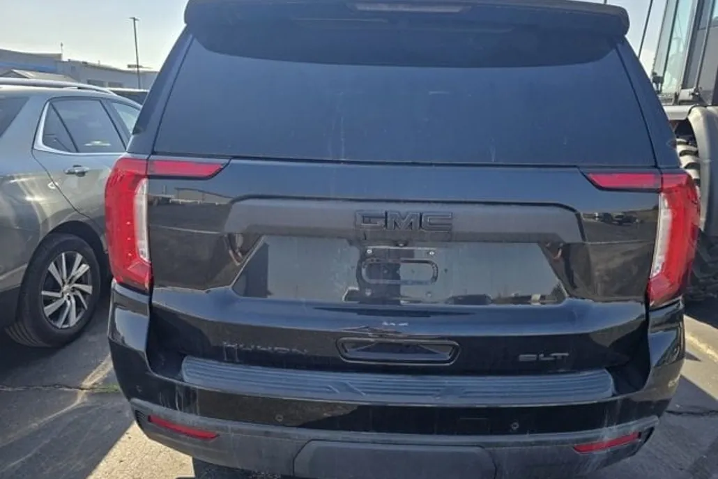 2023 Gmc Yukon SLT photo 1