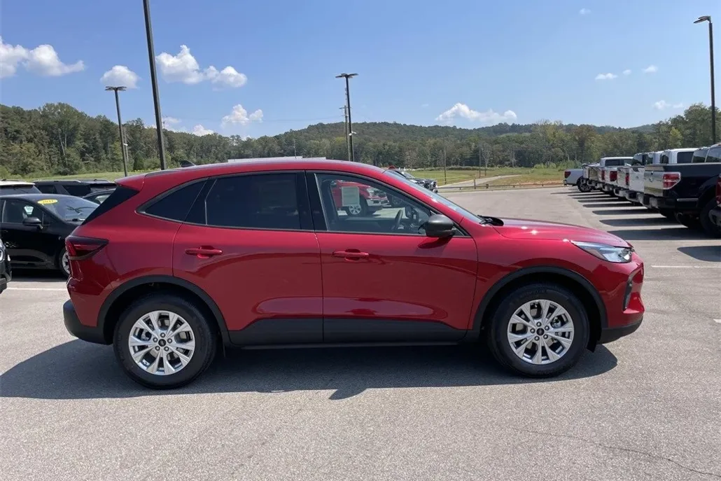 2025 Ford Escape Active photo 1