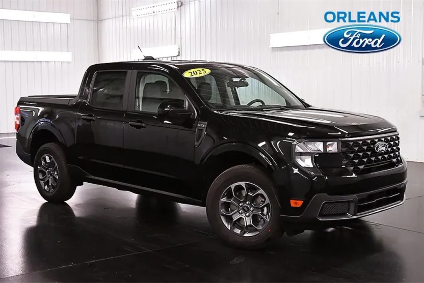 2025 Ford Maverick XLT photo 1