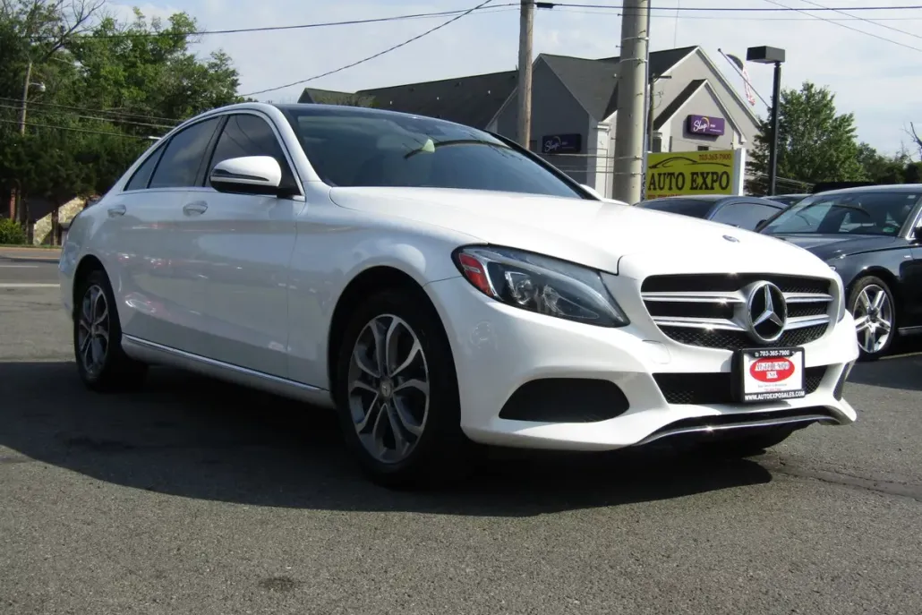 2017 Mercedes Benz C 300 4MATIC Sedan photo 1
