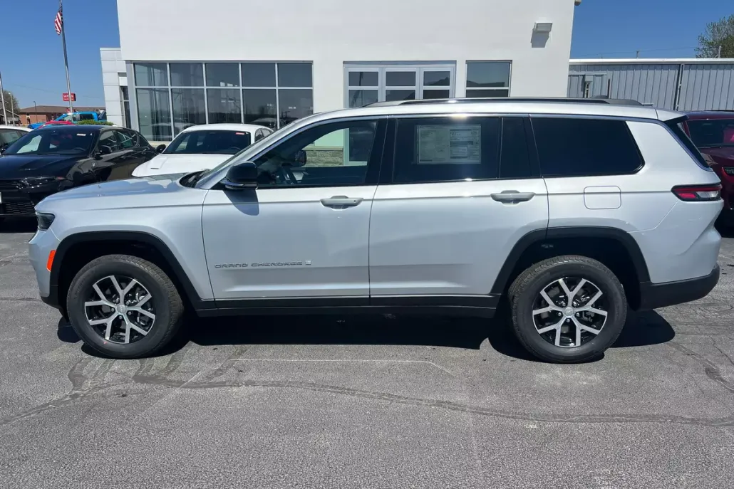 2025 Jeep Grand Cherokee Limited photo 1