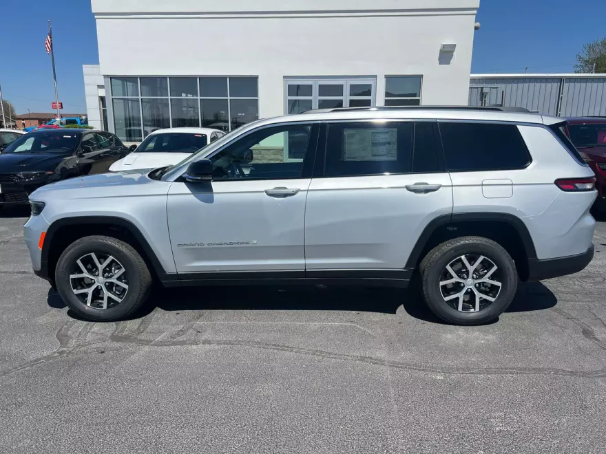 2025 Jeep Grand Cherokee Limited photo 1