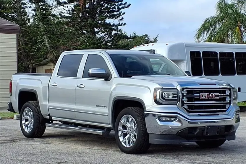 2018 Gmc Sierra 1500 SLT photo 1