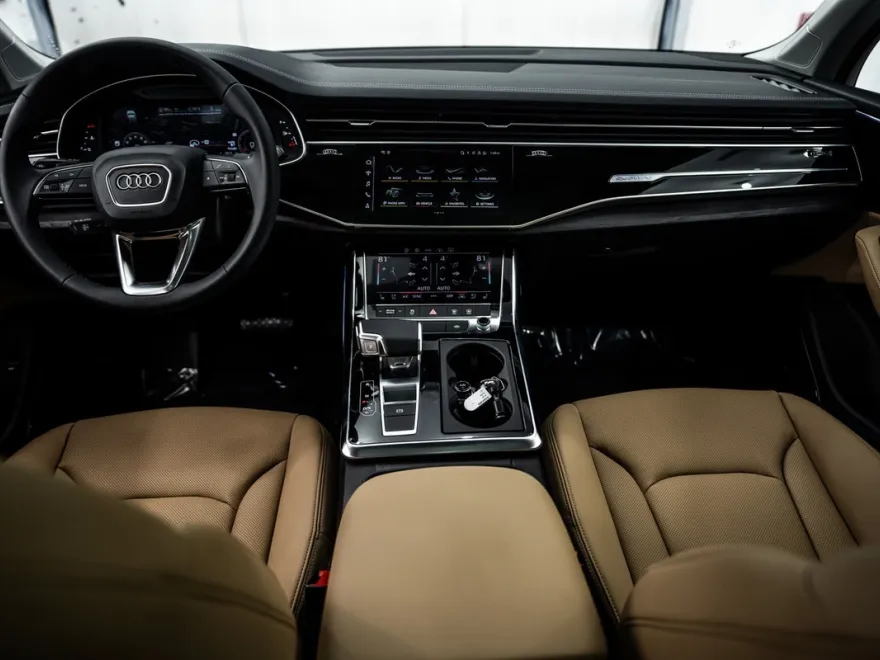 2024 Audi Q7 45 Premium Plus photo 7