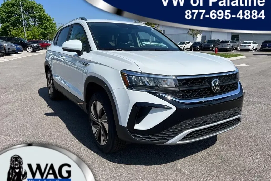 2024 Volkswagen Taos SE photo 1