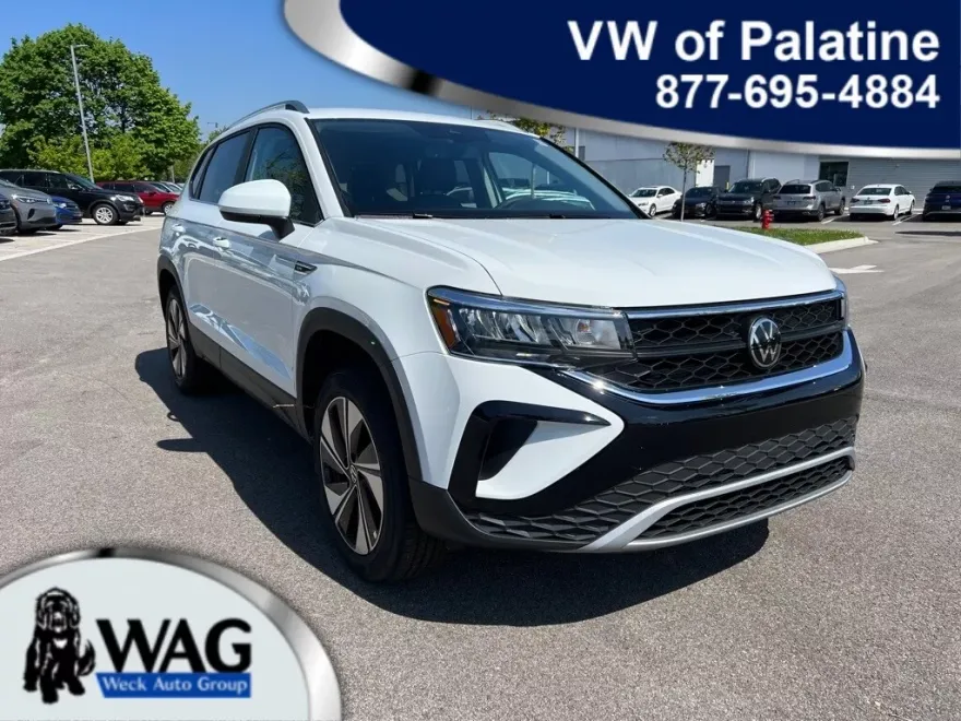 2024 Volkswagen Taos SE photo 1