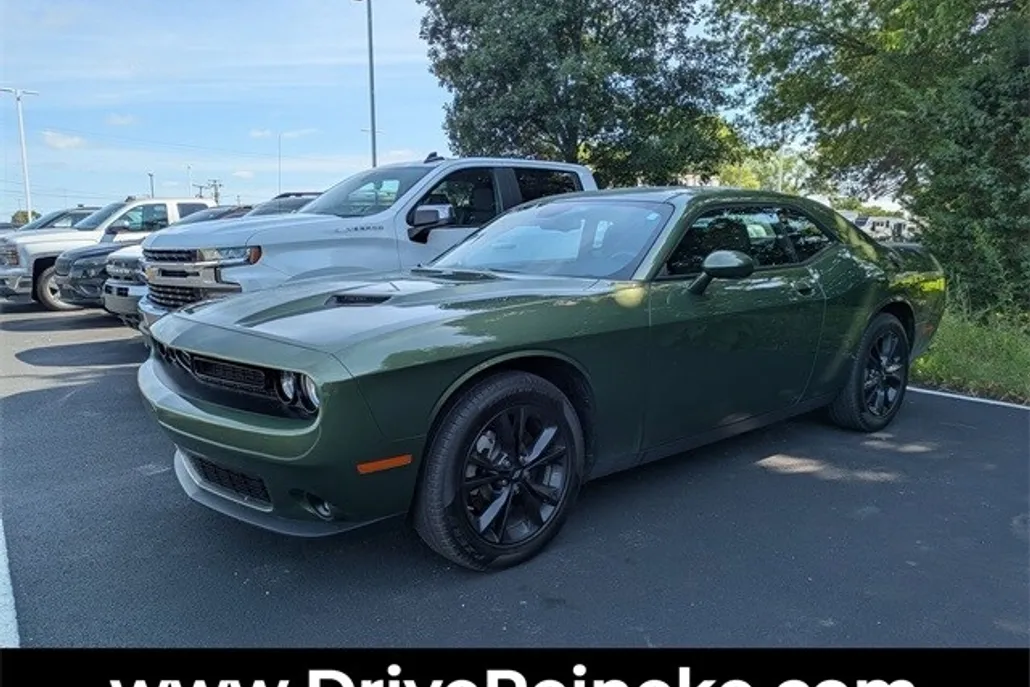 2023 Dodge Challenger SXT photo 1