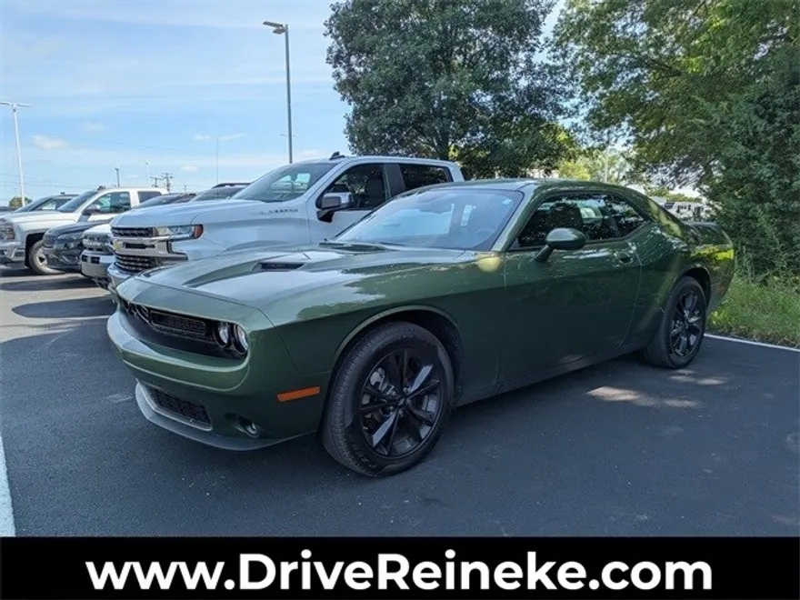 2023 Dodge Challenger SXT photo 1