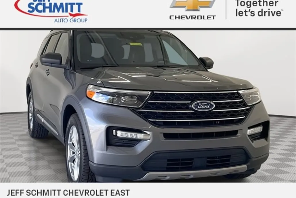 2021 Ford Explorer XLT photo 1