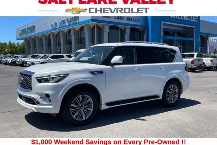 2023 Infiniti QX80 Luxe photo 1