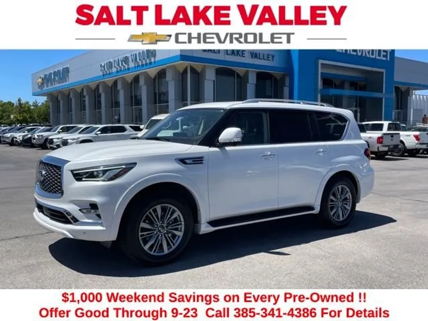 2023 Infiniti QX80 Luxe photo 1