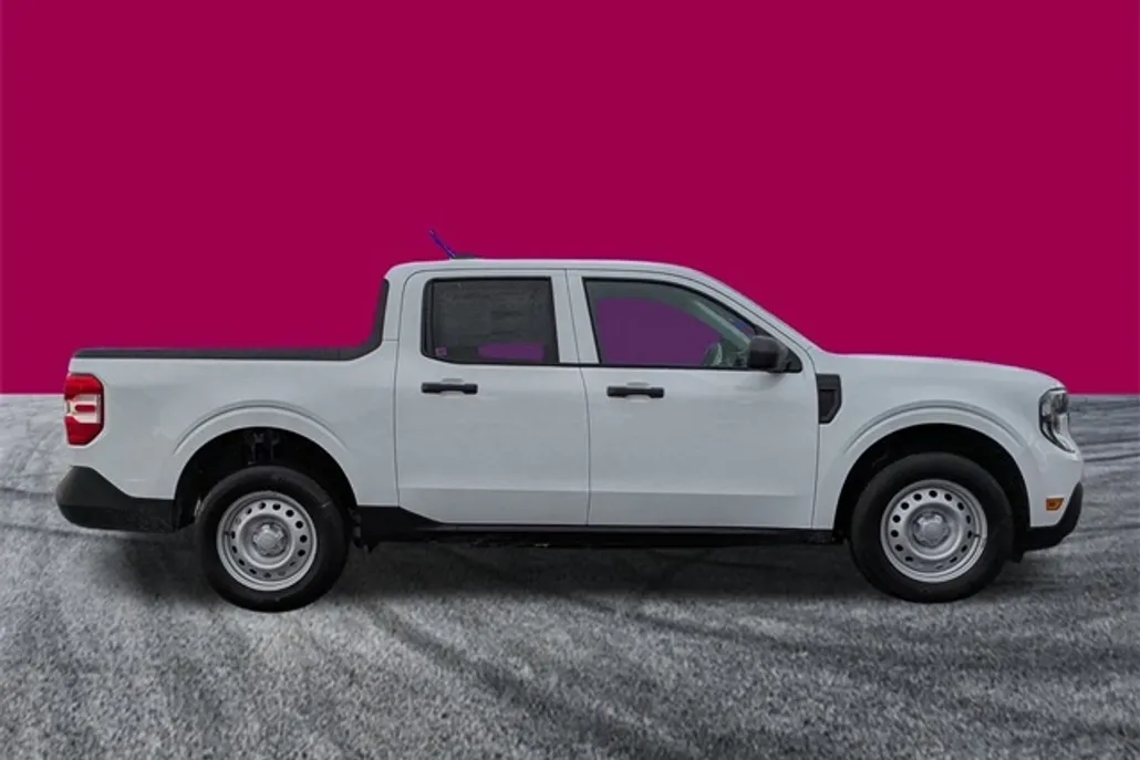 2025 Ford Maverick XL photo 1