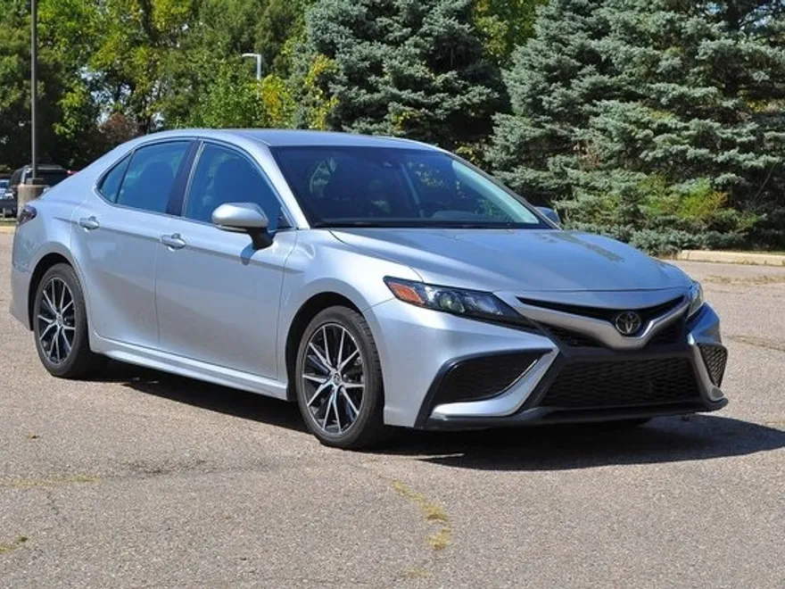 2023 Toyota Camry SE photo 1