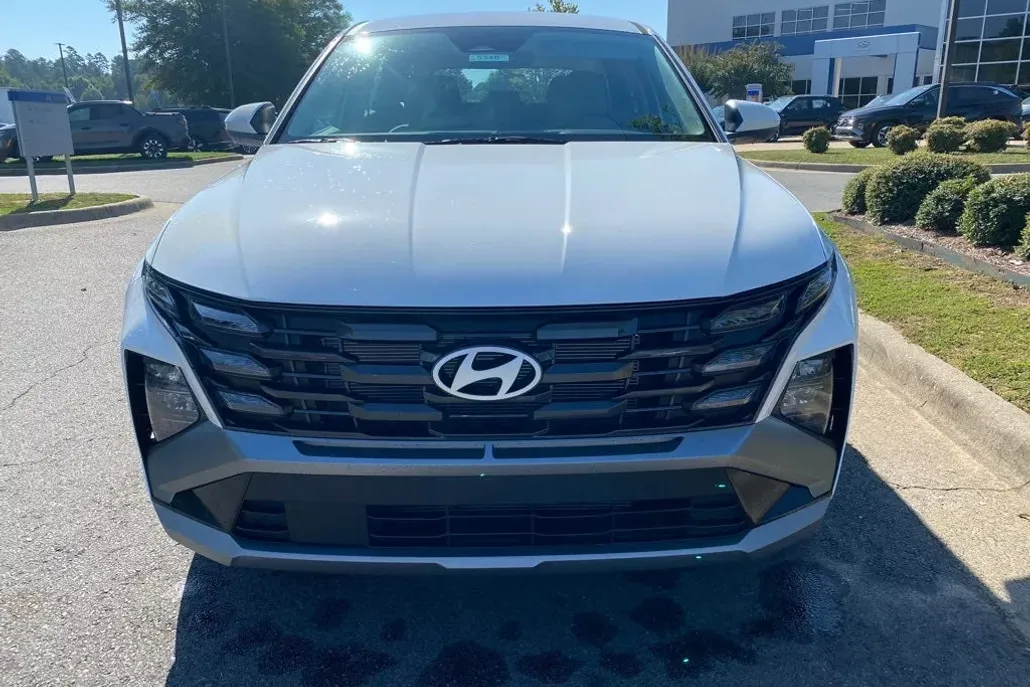 2026 Hyundai Tucson SE photo 1