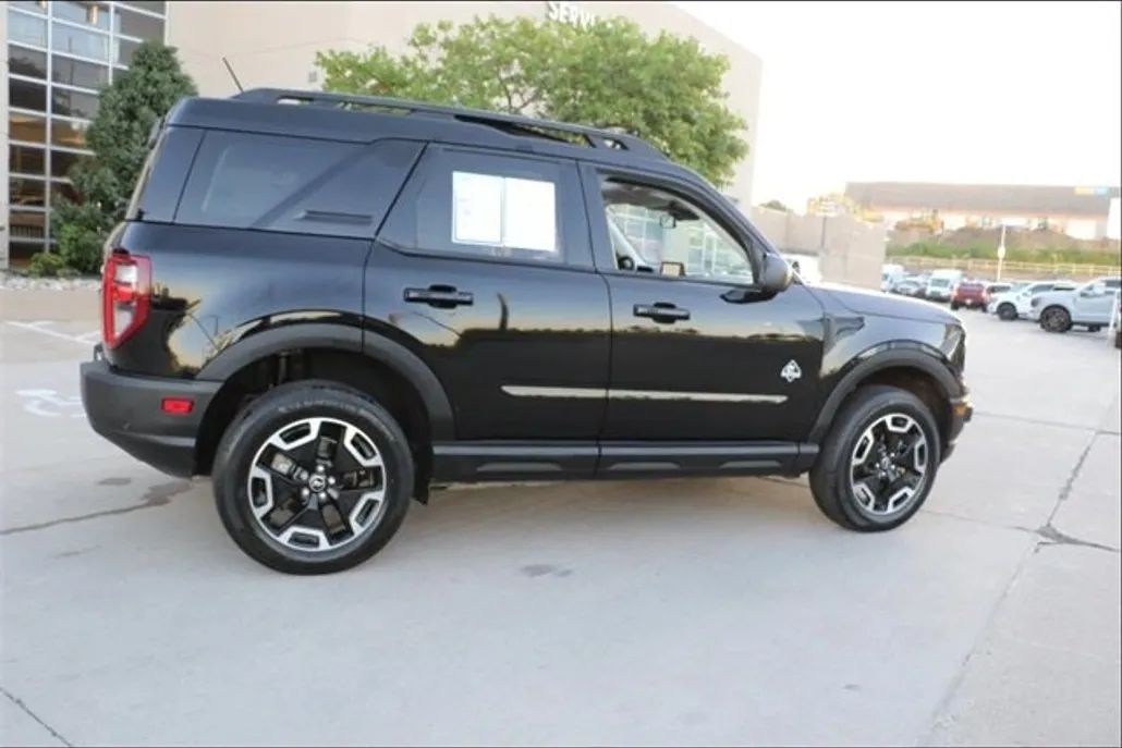 2024 Ford Bronco Sport Outer Banks photo 1