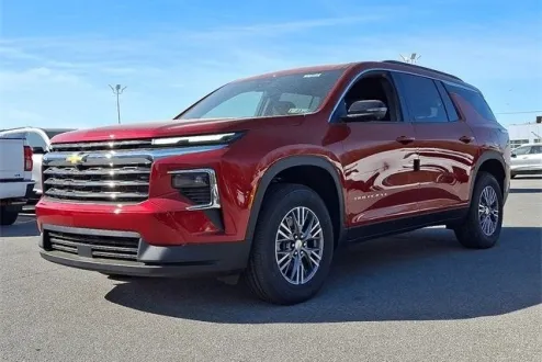 2025 Chevrolet Traverse photo 2