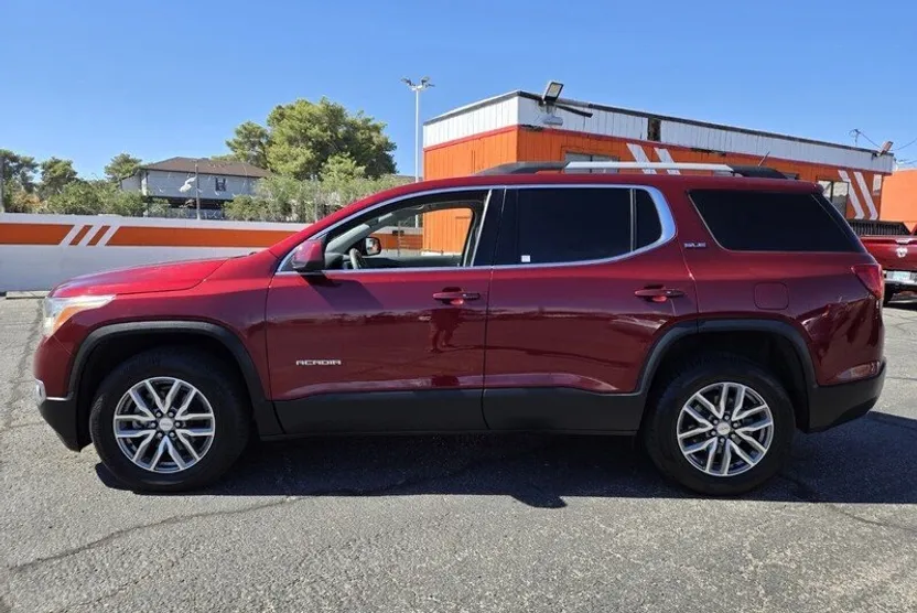 2017 Gmc Acadia SLE photo 1