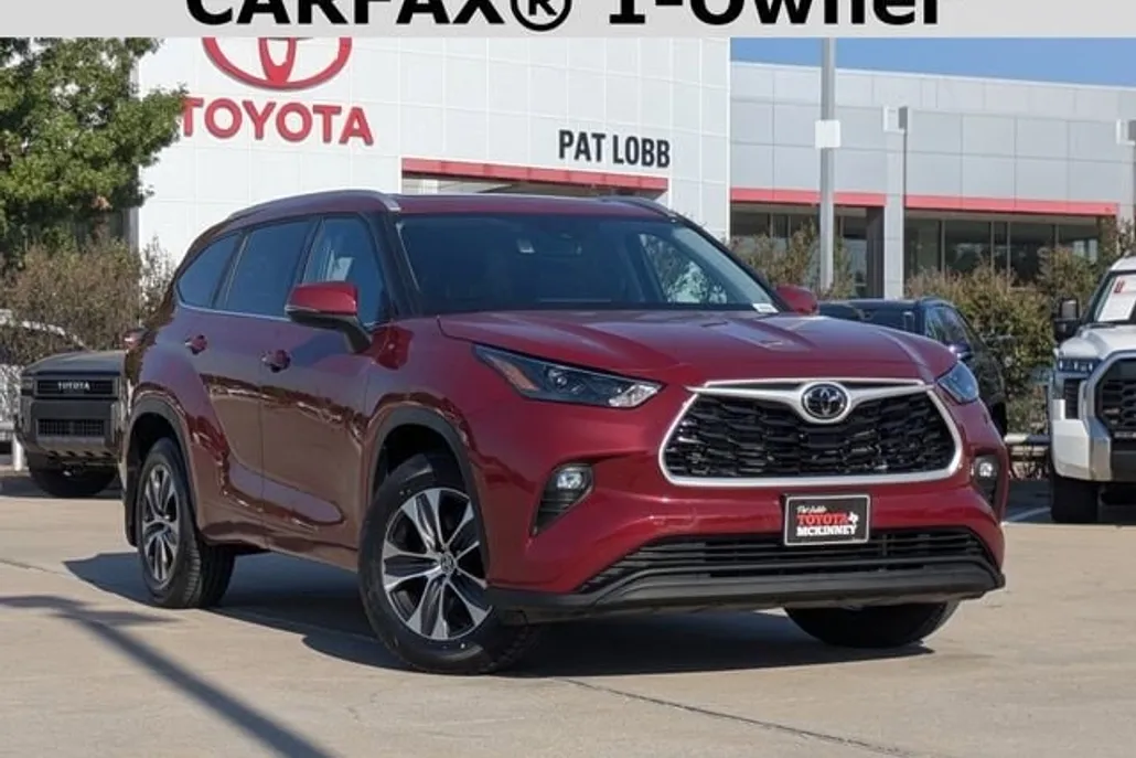 2022 Toyota Highlander XLE photo 1