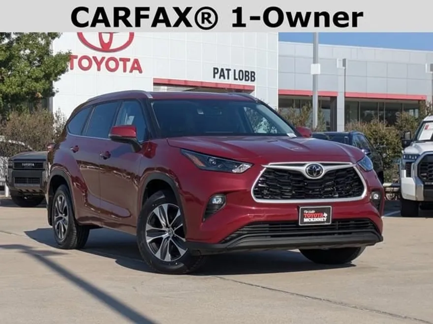 2022 Toyota Highlander XLE photo 1