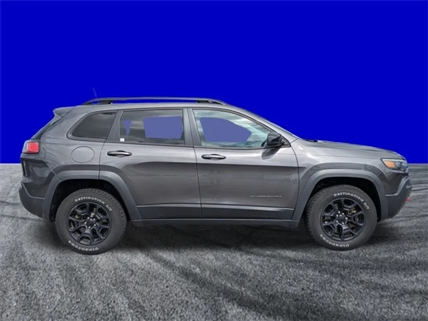 2022 Jeep Cherokee Trailhawk photo 1