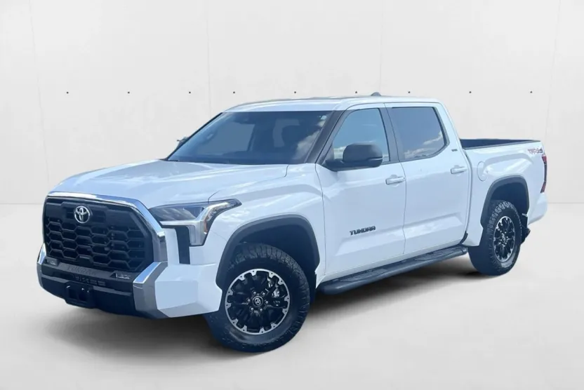 2025 Toyota Tundra SR5 CrewMax photo 1