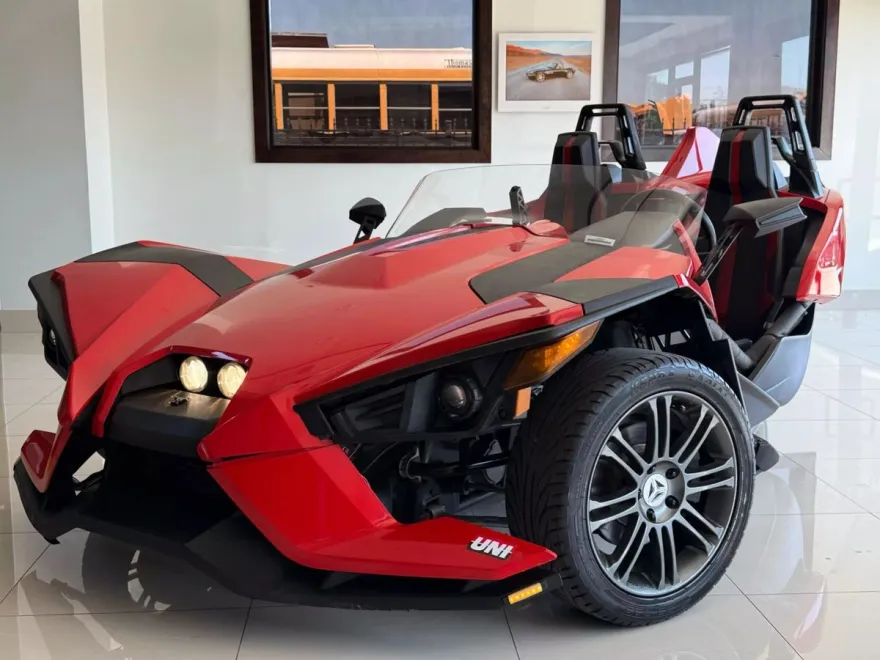 2016 Slingshot Slingshot Open Cab photo 1